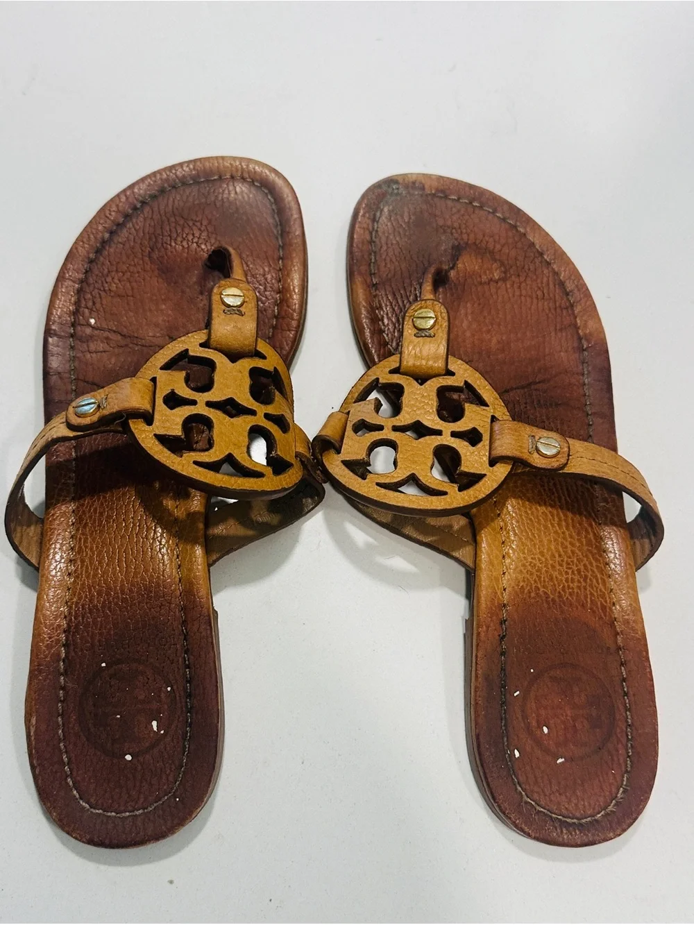 Tory Burch Miller Brown Leather Logo Medallion Thong Sandals Size 8.5